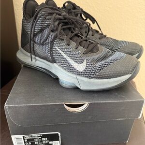 🏀 Nike LeBRON Witness 4 black/black-iron grey basketball sneakers (unisex) 🏀